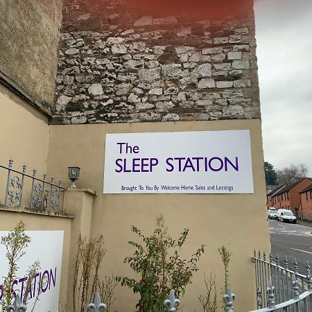 The Sleep Station Newport Hotel Екстериор снимка