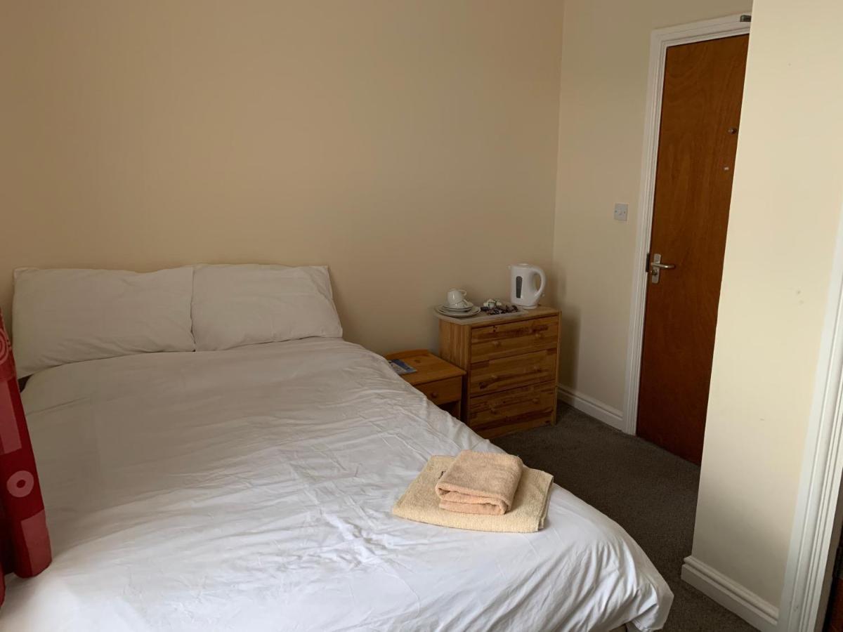 The Sleep Station Newport Hotel Екстериор снимка